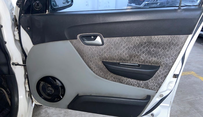 2017 Maruti Alto 800 LXI, CNG, Manual, 93,121 km, Driver Side Door Panels Control