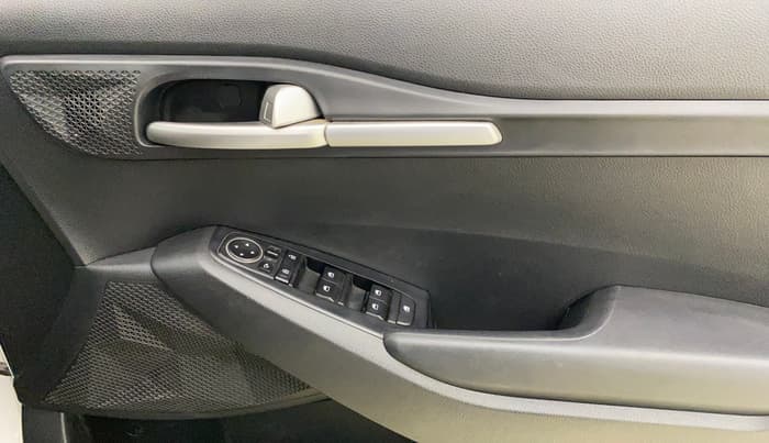 2023 KIA SELTOS  HTK PLUS 1.5 DIESEL IMT, Diesel, Manual, 68,626 km, Driver Side Door Panels Control