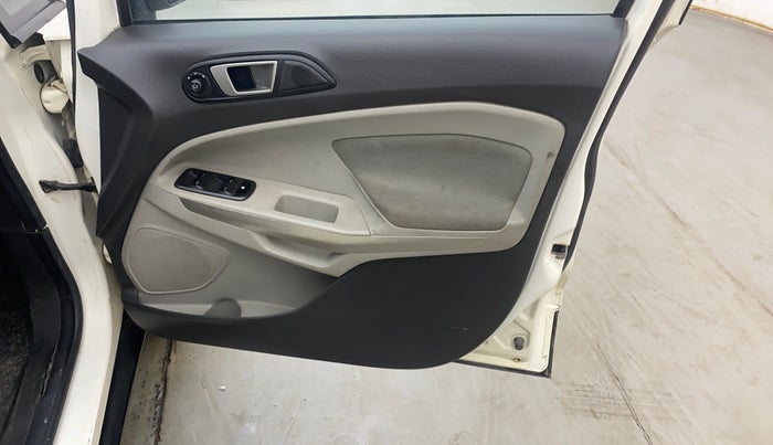 2016 Ford Ecosport TITANIUM 1.5L DIESEL, Diesel, Manual, 78,935 km, Driver Side Door Panels Control