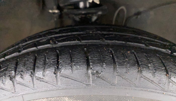 2021 Maruti Alto VXI PLUS, Petrol, Manual, 24,463 km, Right Front Tyre Tread