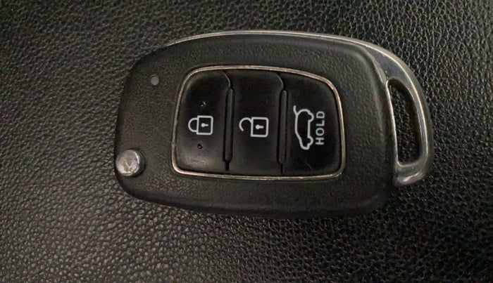 2020 Hyundai NEW I20 SPORTZ 1.0T GDI IMT, Petrol, Manual, 1,00,163 km, Key Close Up