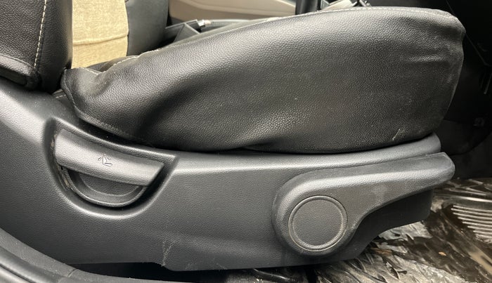 2015 Hyundai Xcent S 1.2, Petrol, Manual, 71,547 km, Driver Side Adjustment Panel