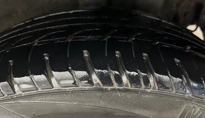 2015 Hyundai Xcent S 1.2, Petrol, Manual, 71,547 km, Left Rear Tyre Tread