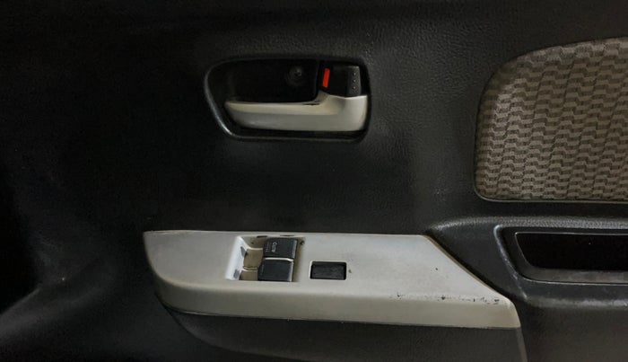2014 Maruti Wagon R 1.0 LXI, Petrol, Manual, 93,143 km, Driver Side Door Panels Control