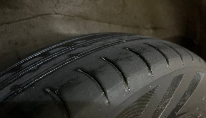 2014 Maruti Wagon R 1.0 LXI, Petrol, Manual, 93,143 km, Right Rear Tyre Tread
