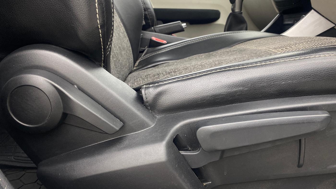 2023 Tata ALTROZ XZ + SUNROOF, Petrol, Manual, 44,407 km, Driver Side Adjustment Panel