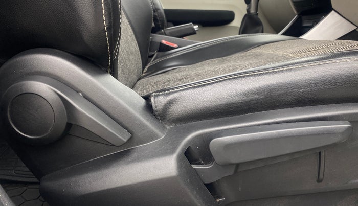 2023 Tata ALTROZ XZ + SUNROOF, Petrol, Manual, 44,407 km, Driver Side Adjustment Panel