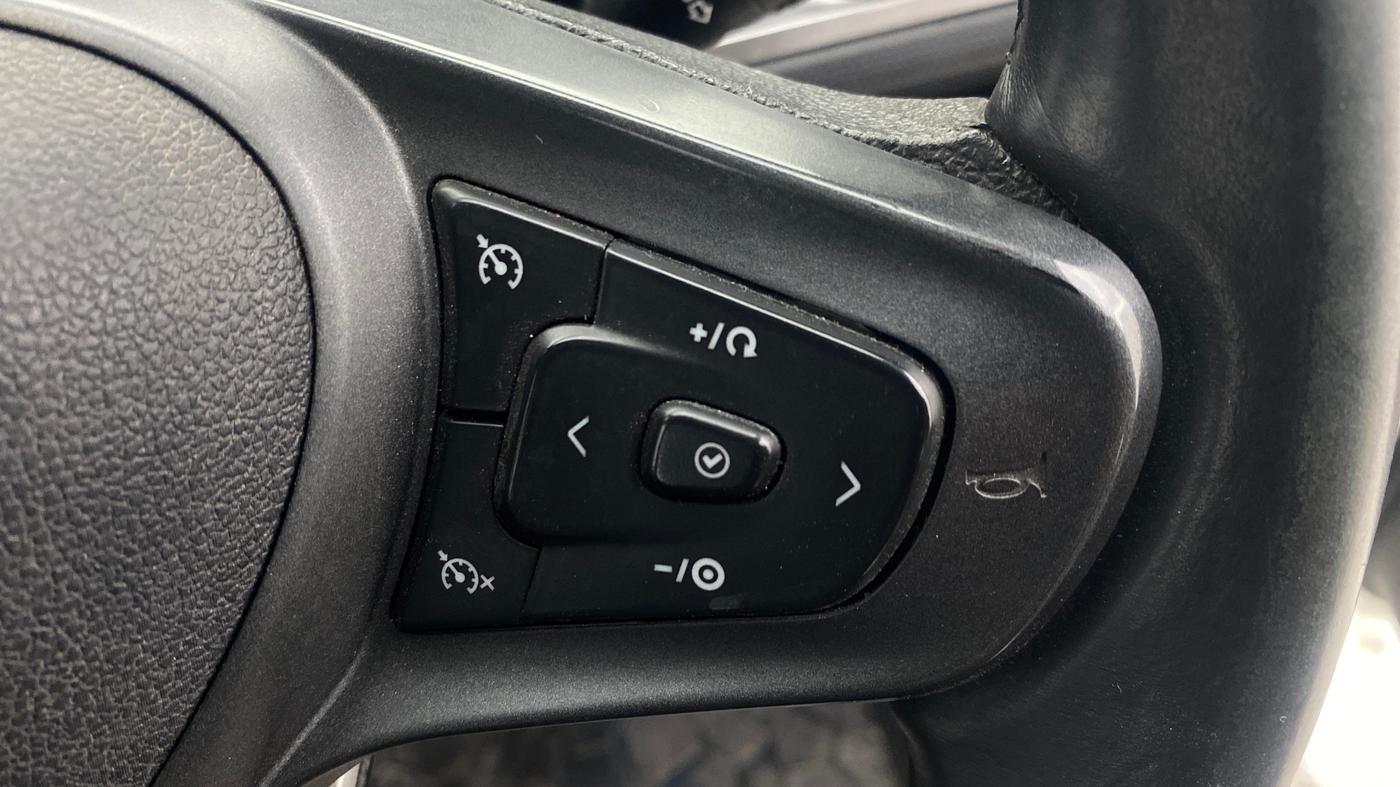 2023 Tata ALTROZ XZ + SUNROOF, Petrol, Manual, 44,407 km, Adaptive Cruise Control