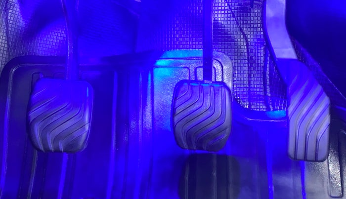 2019 Renault TRIBER 1.0 RXT, CNG, Manual, 9,215 km, Pedals