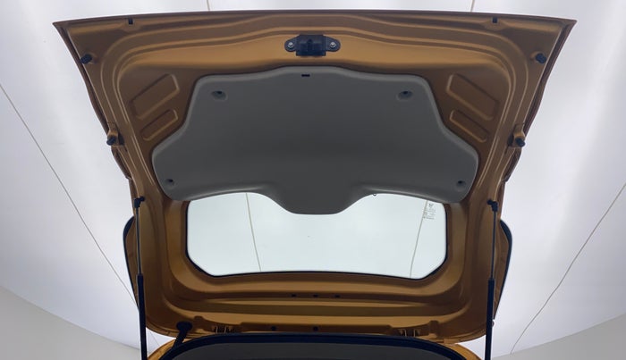 2019 Renault TRIBER 1.0 RXT, CNG, Manual, 9,215 km, Boot Door Open