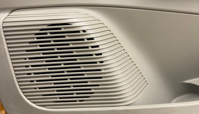 2019 Renault TRIBER 1.0 RXT, CNG, Manual, 9,215 km, Speaker