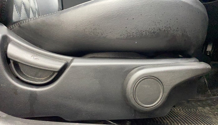 2017 Hyundai Grand i10 ASTA 1.2 KAPPA VTVT, Petrol, Manual, 67,375 km, Driver Side Adjustment Panel