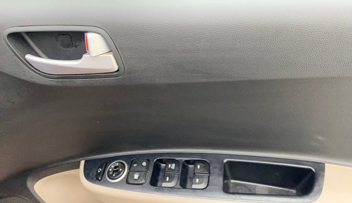 2017 Hyundai Grand i10 ASTA 1.2 KAPPA VTVT, Petrol, Manual, 67,375 km, Driver Side Door Panels Control