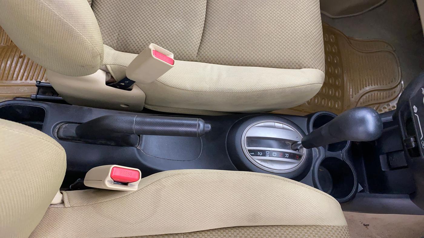 2014 Honda Brio VX AT, Petrol, Automatic, 78,465 km, Gear Lever