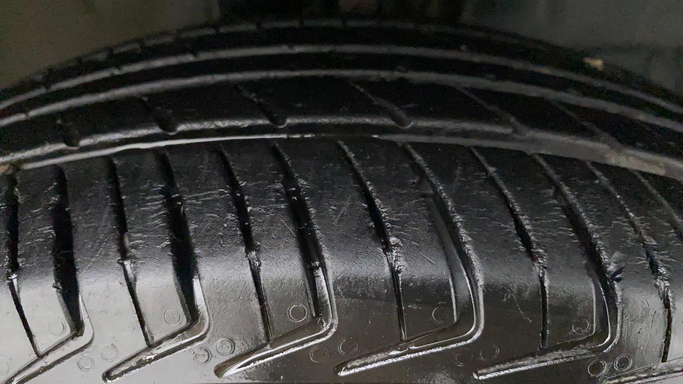 2021 Maruti New Wagon-R LXI CNG 1.0, CNG, Manual, 47,777 km, Right Front Tyre Tread