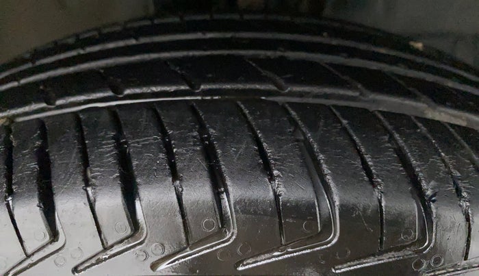 2021 Maruti New Wagon-R LXI CNG 1.0, CNG, Manual, 47,777 km, Right Front Tyre Tread