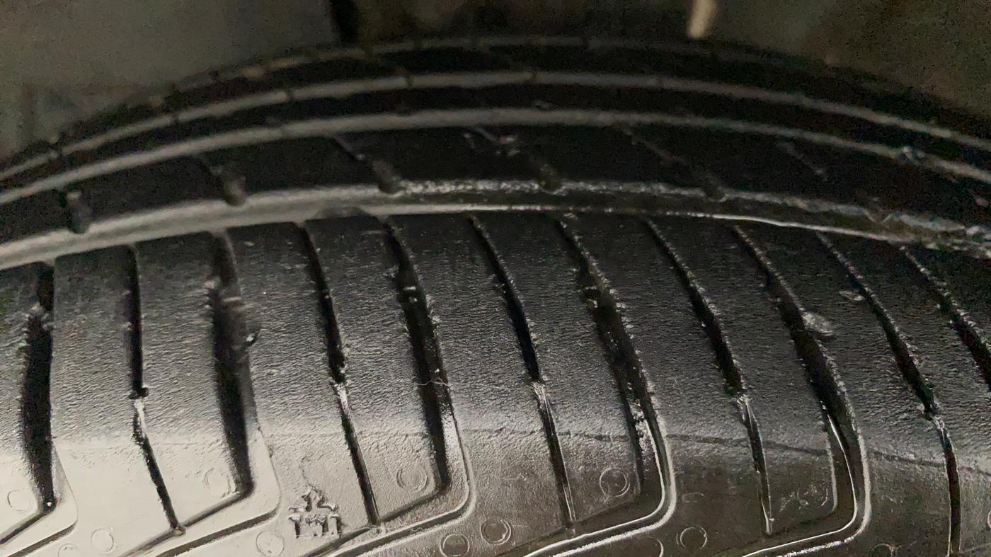 2021 Maruti New Wagon-R LXI CNG 1.0, CNG, Manual, 47,777 km, Left Front Tyre Tread