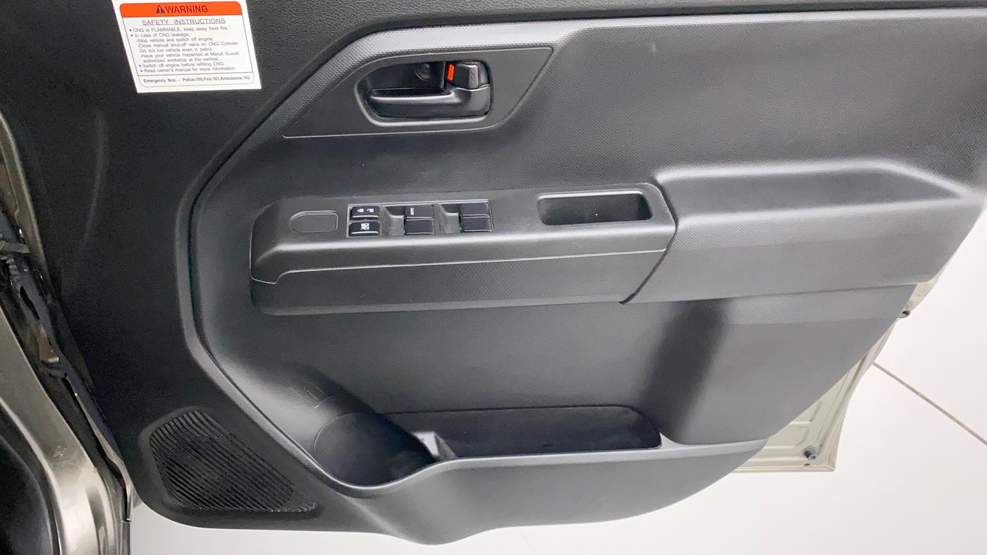 2021 Maruti New Wagon-R LXI CNG 1.0, CNG, Manual, 47,777 km, Driver Side Door Panels Control