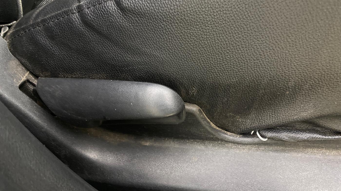 2022 Maruti Vitara Brezza VXI, Petrol, Manual, 1,23,572 km, Driver Side Adjustment Panel