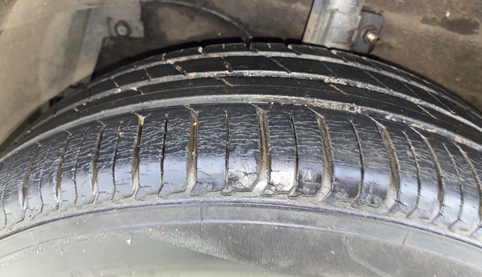 2013 Maruti Swift ZXI, Petrol, Manual, 54,475 km, Left Front Tyre Tread