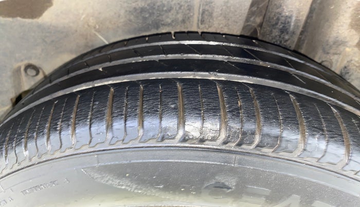 2013 Maruti Swift ZXI, Petrol, Manual, 54,475 km, Left Rear Tyre Tread