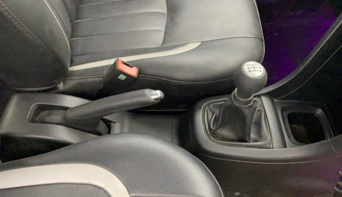2013 Maruti Swift ZXI, Petrol, Manual, 54,475 km, Gear Lever