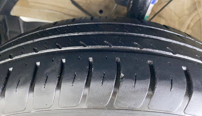 2021 Maruti Swift VXI, Petrol, Manual, 25,401 km, Left Front Tyre Tread