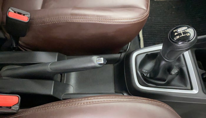 2021 Maruti Swift VXI, Petrol, Manual, 25,401 km, Gear Lever