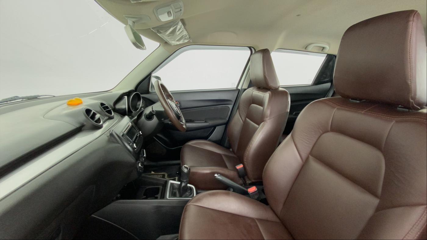 2021 Maruti Swift VXI, Petrol, Manual, 25,401 km, Right Side Front Door Cabin