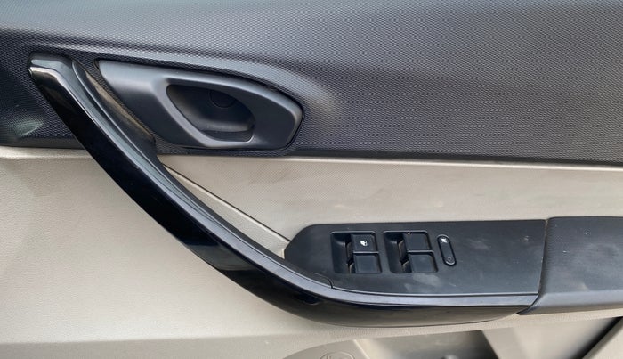2017 Tata Tiago XT PETROL, Petrol, Manual, 27,057 km, Driver Side Door Panels Control