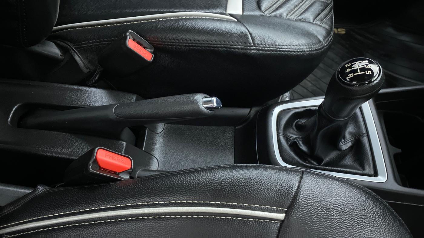 2020 Maruti Swift VXI D, Petrol, Manual, 11,035 km, Gear Lever