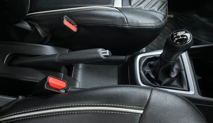 2020 Maruti Swift VXI D, Petrol, Manual, 11,035 km, Gear Lever