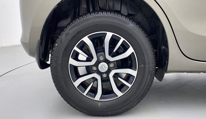 2020 Maruti Swift VXI D, Petrol, Manual, 11,035 km, Right Rear Wheel