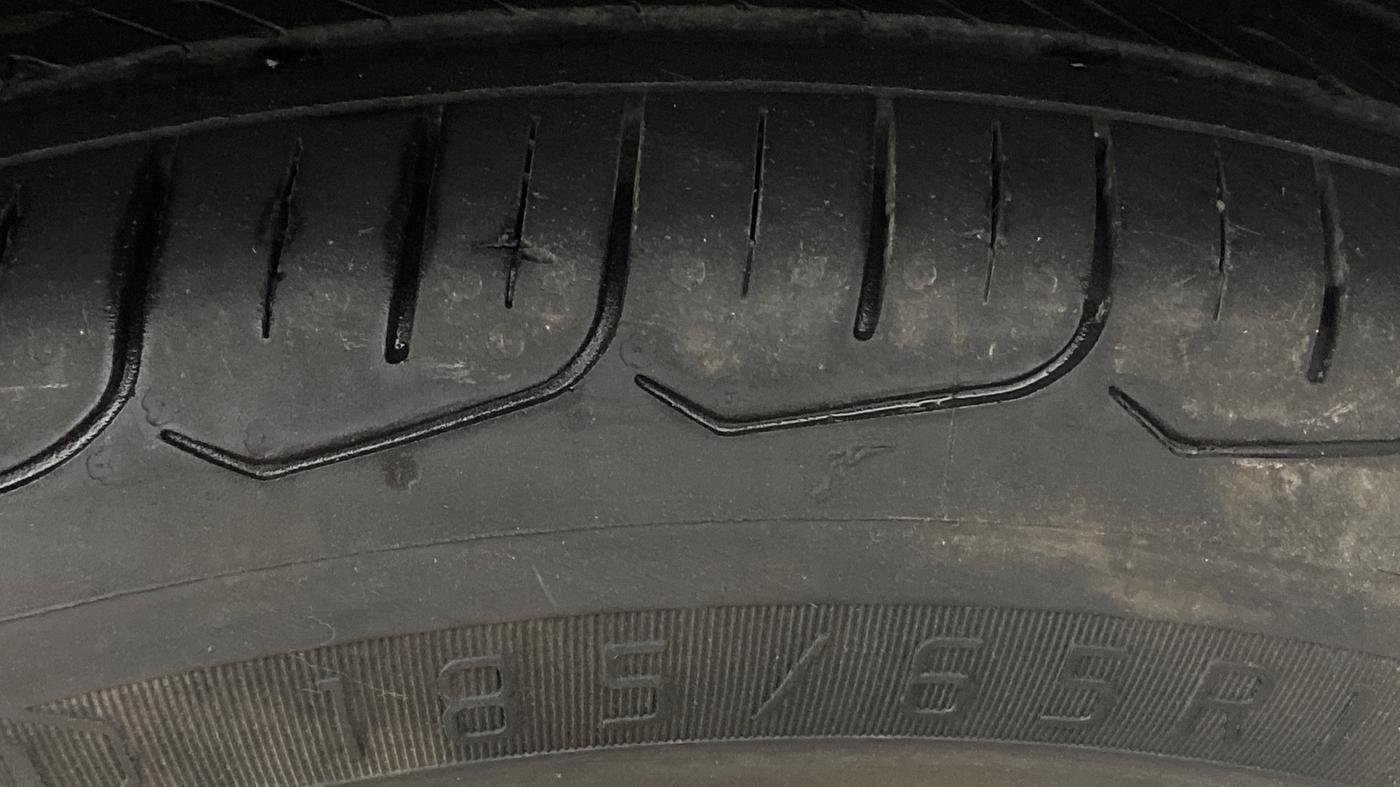 2018 Honda Amaze 1.2L I-VTEC V CVT, Petrol, Automatic, 68,193 km, Right Front Tyre Tread