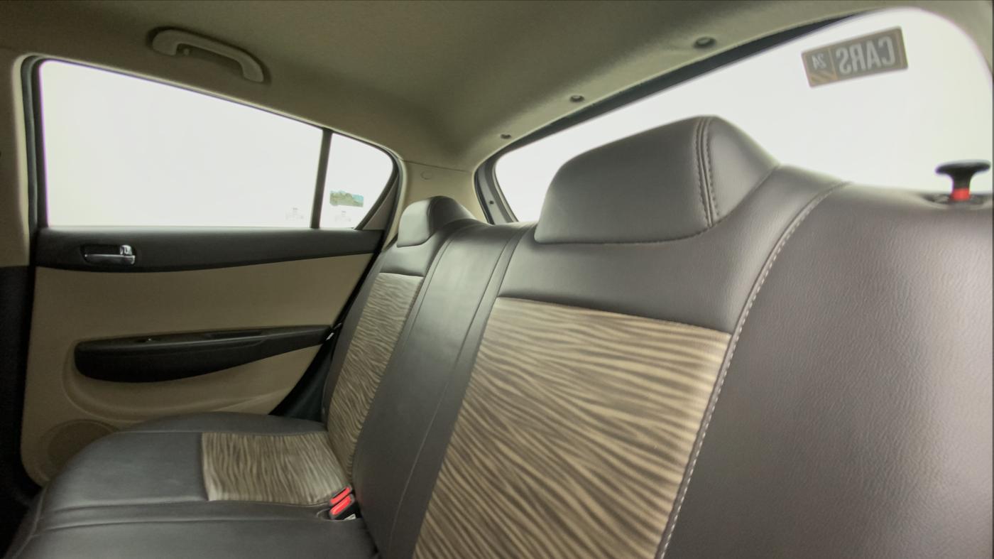 2013 Hyundai i20 MAGNA 1.2, Petrol, Manual, 54,222 km, Right Side Rear Door Cabin
