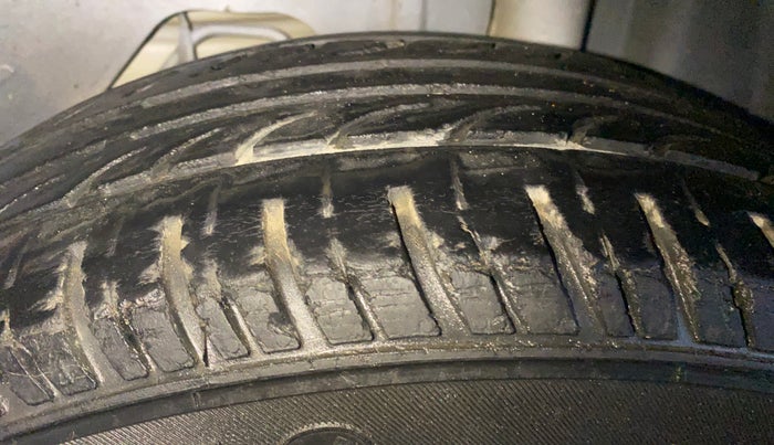 2017 Ford New Figo TITANIUM1.5 DIESEL, Diesel, Manual, 74,450 km, Left Rear Tyre Tread