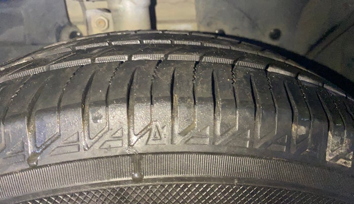 2017 Ford New Figo TITANIUM1.5 DIESEL, Diesel, Manual, 74,450 km, Right Front Tyre Tread