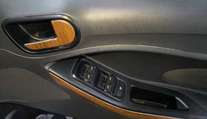 2017 Ford New Figo TITANIUM1.5 DIESEL, Diesel, Manual, 74,450 km, Driver Side Door Panels Control