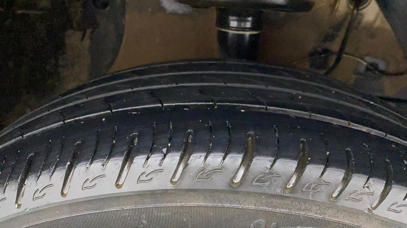 2021 Maruti Vitara Brezza VXI, Petrol, Manual, 61,054 km, Right Front Tyre Tread