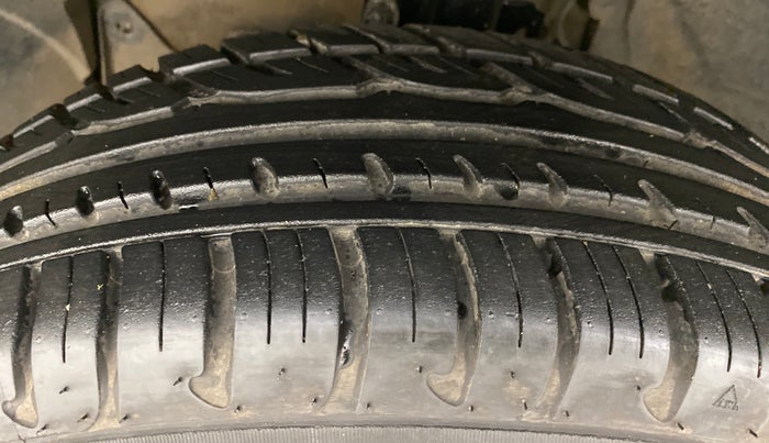 2016 Renault Duster RXZ 85 PS DIESEL, Diesel, Manual, 53,474 km, Left Front Tyre Tread