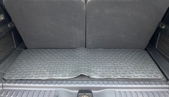2017 Tata Hexa Varicor 400 XTA, Diesel, Automatic, 78,916 km, Boot Inside