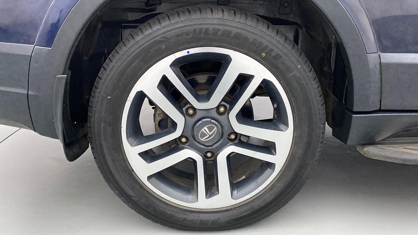 2017 Tata Hexa Varicor 400 XTA, Diesel, Automatic, 78,916 km, Right Rear Wheel