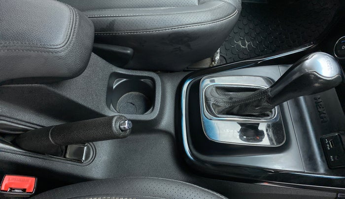 2017 Tata Hexa Varicor 400 XTA, Diesel, Automatic, 78,916 km, Gear Lever