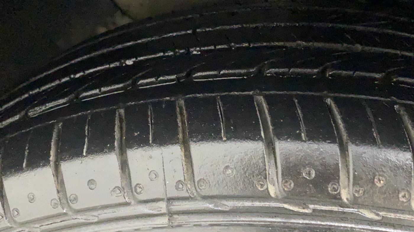 2017 Hyundai Creta E PLUS 1.6 PETROL, Petrol, Manual, 57,918 km, Left Front Tyre Tread