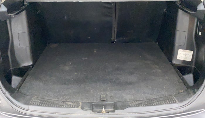 2018 Maruti S Cross ZETA 1.3, Diesel, Manual, 1,22,827 km, Boot Inside