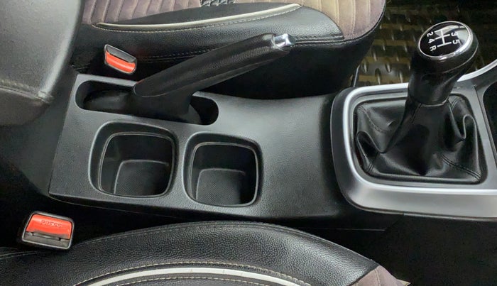 2018 Maruti S Cross ZETA 1.3, Diesel, Manual, 1,22,827 km, Gear Lever