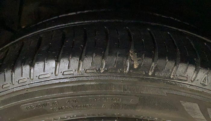 2015 Hyundai Xcent S 1.2, Petrol, Manual, 63,696 km, Right Rear Tyre Tread