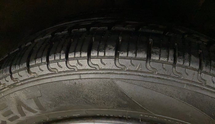 2015 Hyundai Xcent S 1.2, Petrol, Manual, 63,696 km, Left Rear Tyre Tread