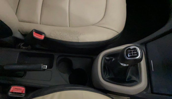 2015 Hyundai Xcent S 1.2, Petrol, Manual, 63,696 km, Gear Lever