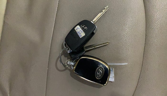 2015 Hyundai Xcent S 1.2, Petrol, Manual, 63,696 km, Key Close Up